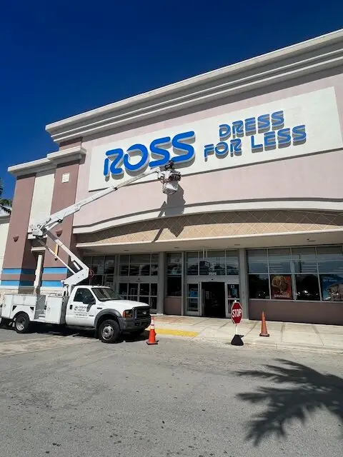 Service of ROSS illuminated channel letters